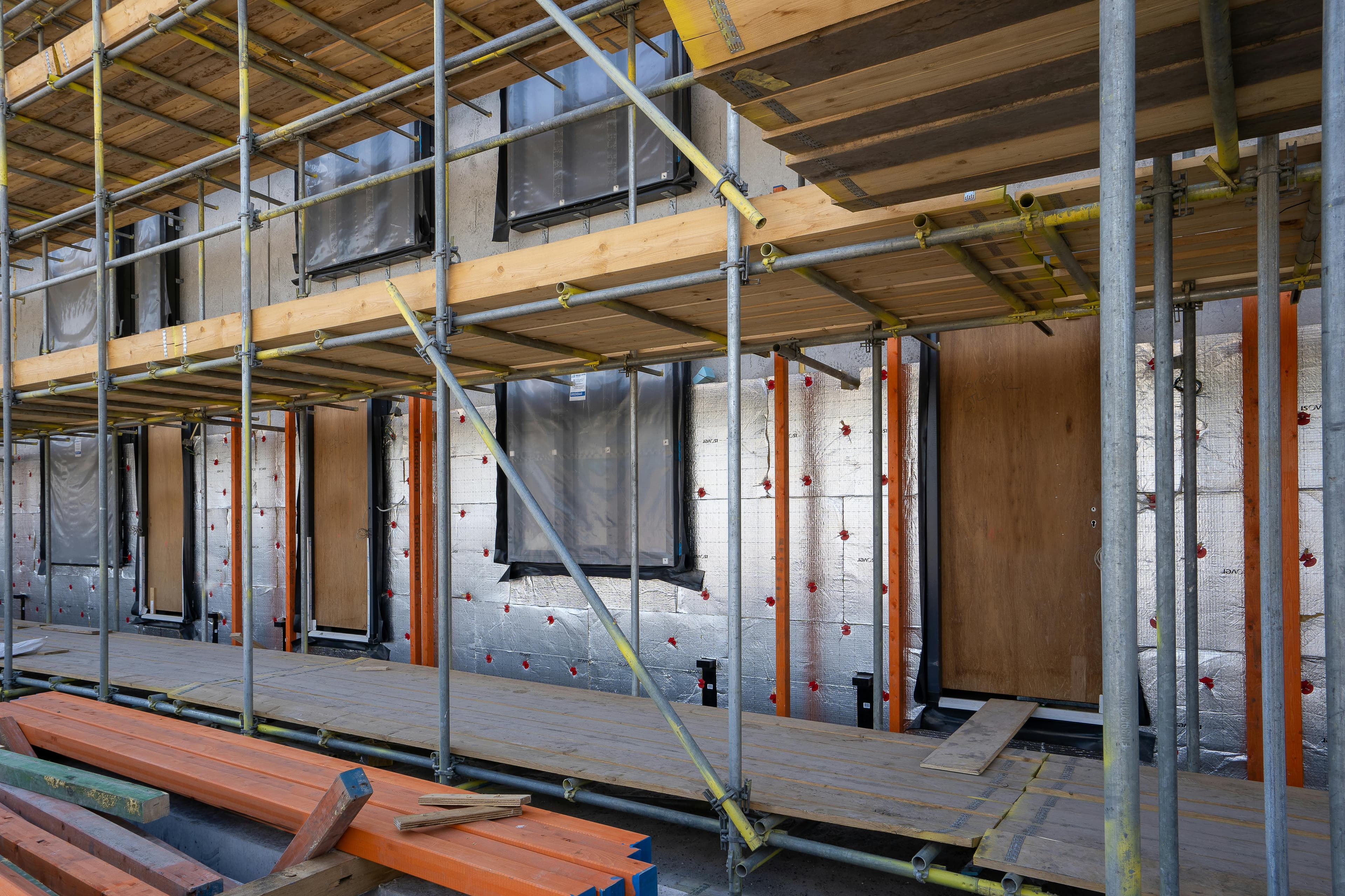 Techniques pour isoler efficacement une maison ancienne avant rénovation