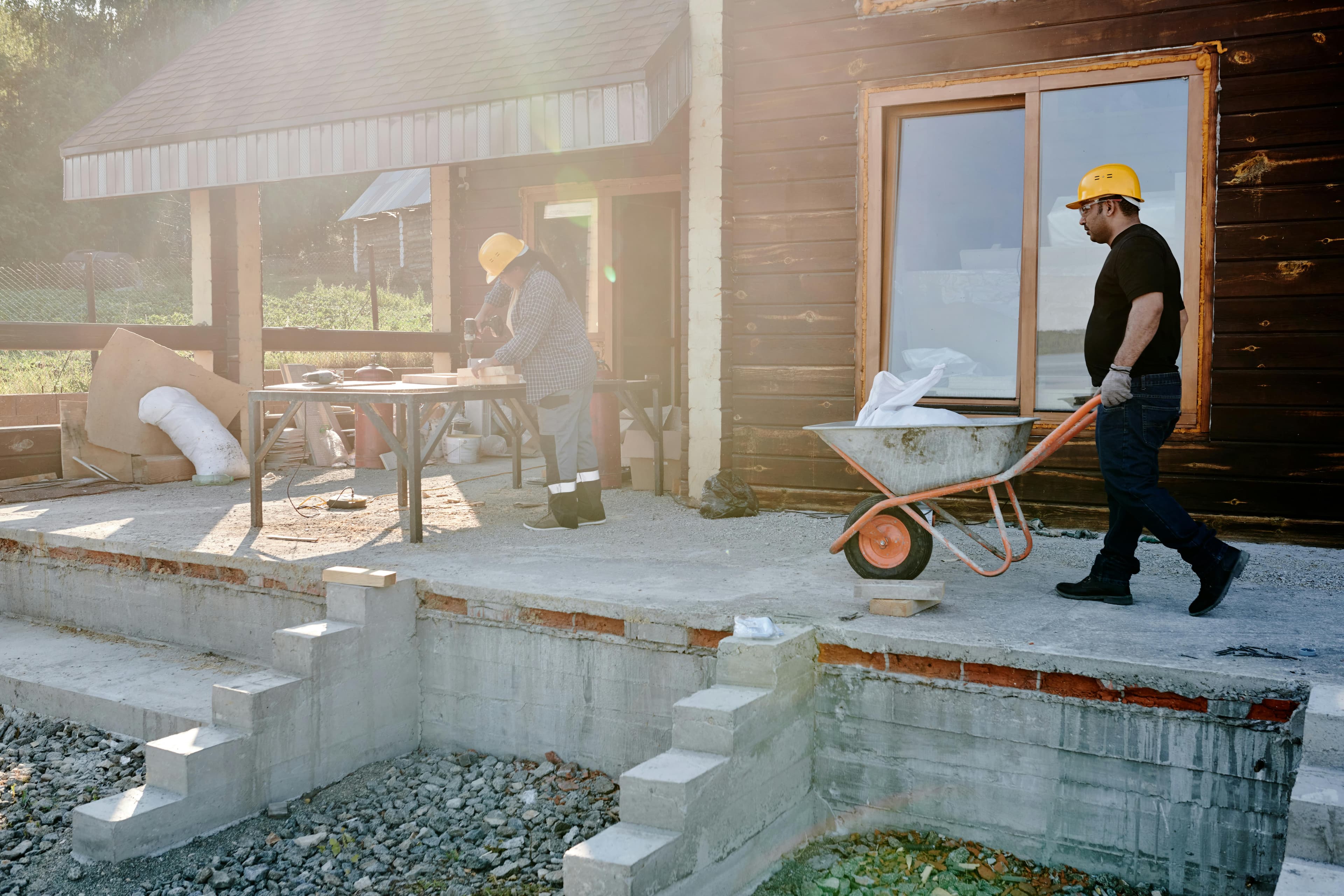 Les étapes clés pour sécuriser un chantier de rénovation de maison ancienne
