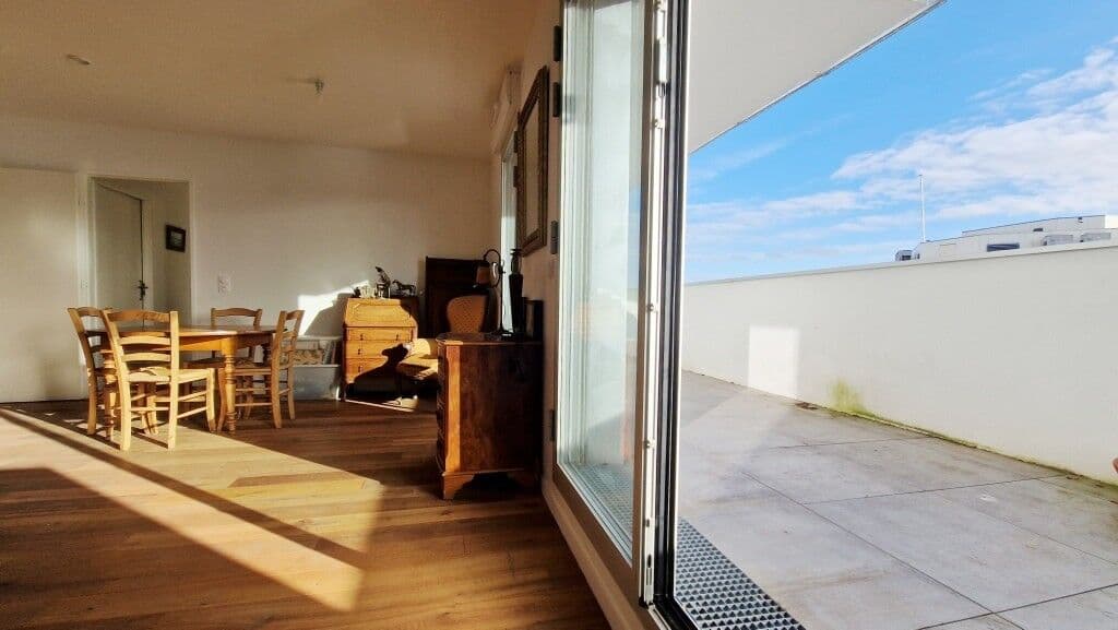 Au calme exposé sud avec une terrasse