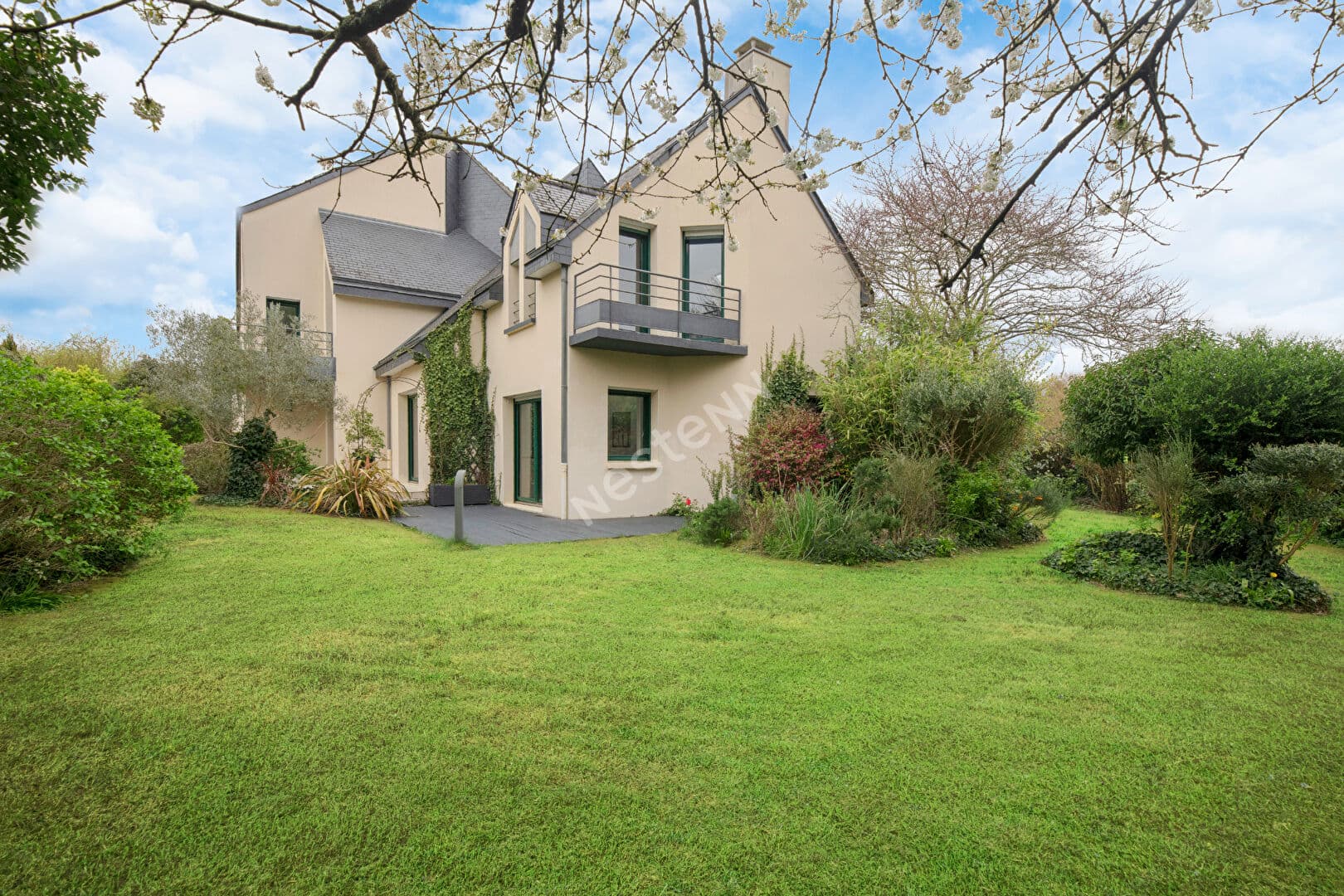 Maison à vendre à Vern Sur Seiche 208m²