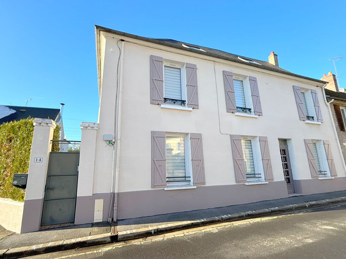 Maison à vendre à Chars 146m²