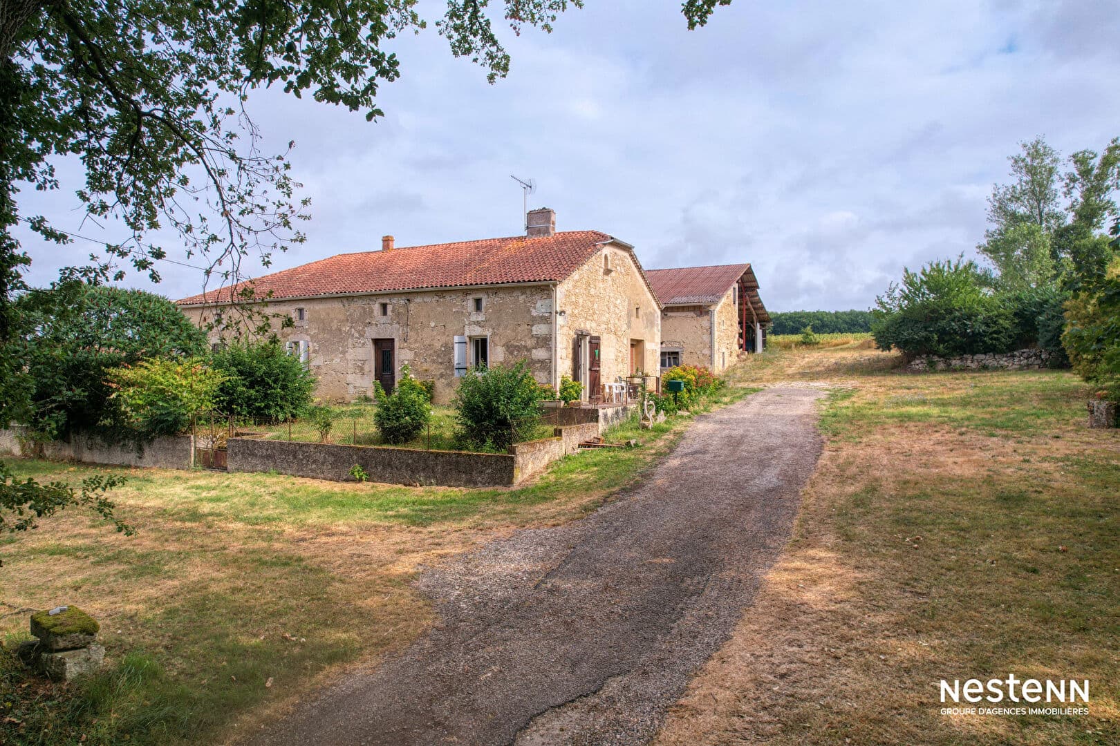 Bien immobilier à rénover à Larroque Engalin 138m²